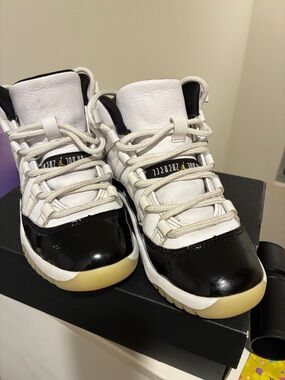 Jordan Kids Black White Patent Low-Top Basketball Sneakers